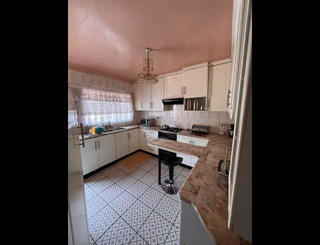 5 BEDROOM HOUSE FOR SALE IN SOSHANGUVE AA